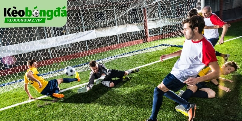 Tiền đạo làm nhiệm vụ ghi bàn